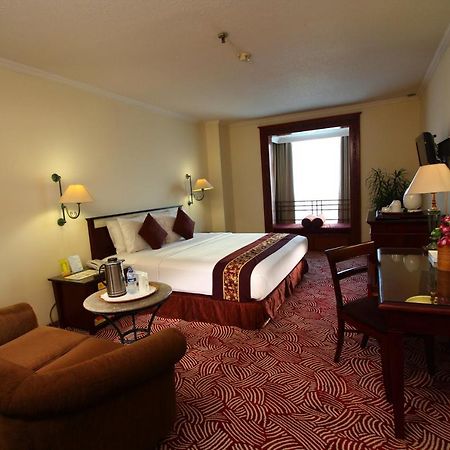 Hotel Sentral Джакарта Экстерьер фото