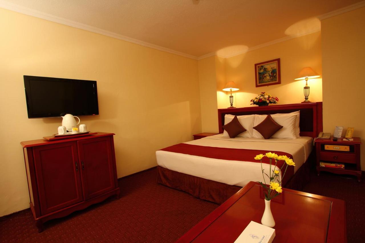 Hotel Sentral Джакарта Экстерьер фото