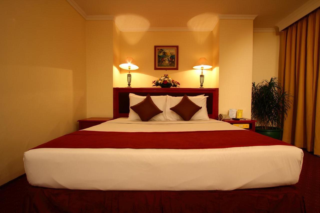 Hotel Sentral Джакарта Экстерьер фото