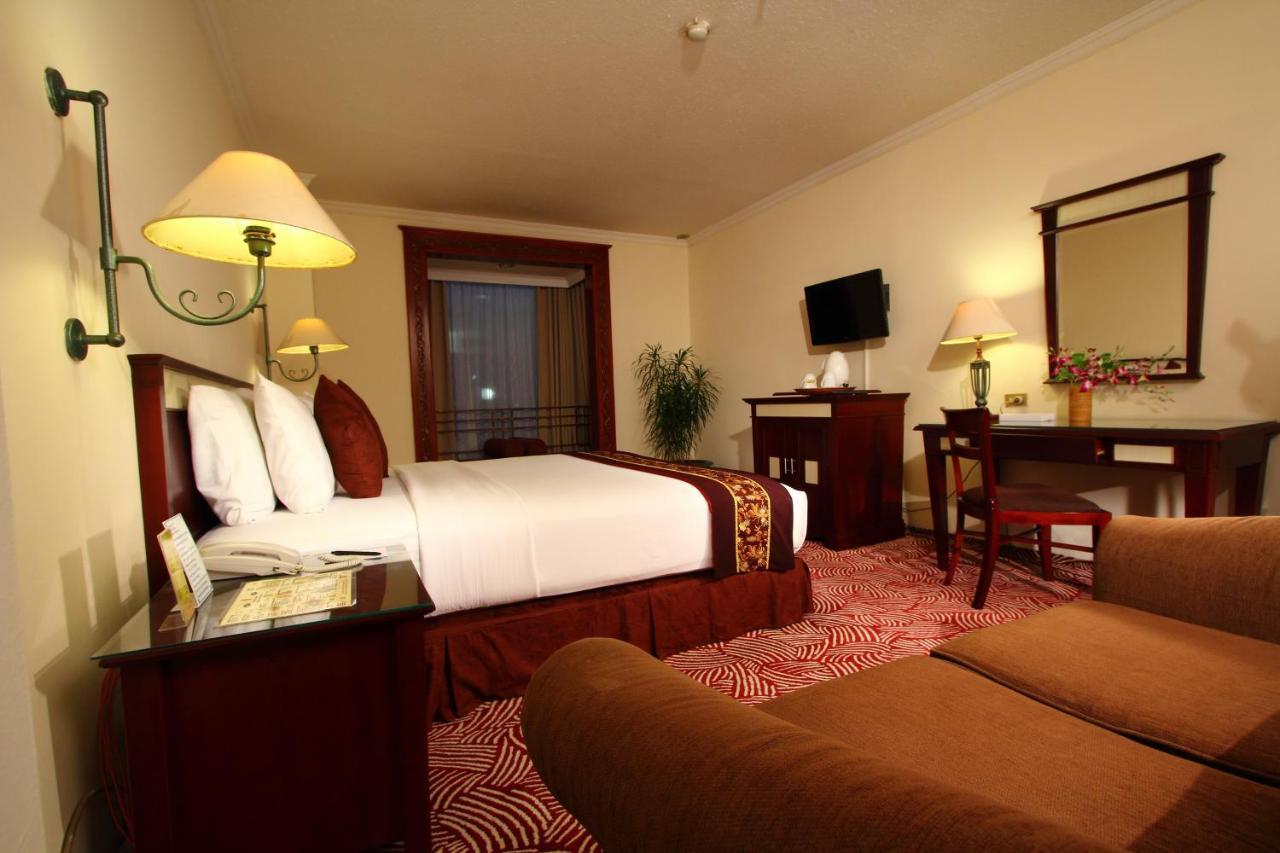 Hotel Sentral Джакарта Экстерьер фото