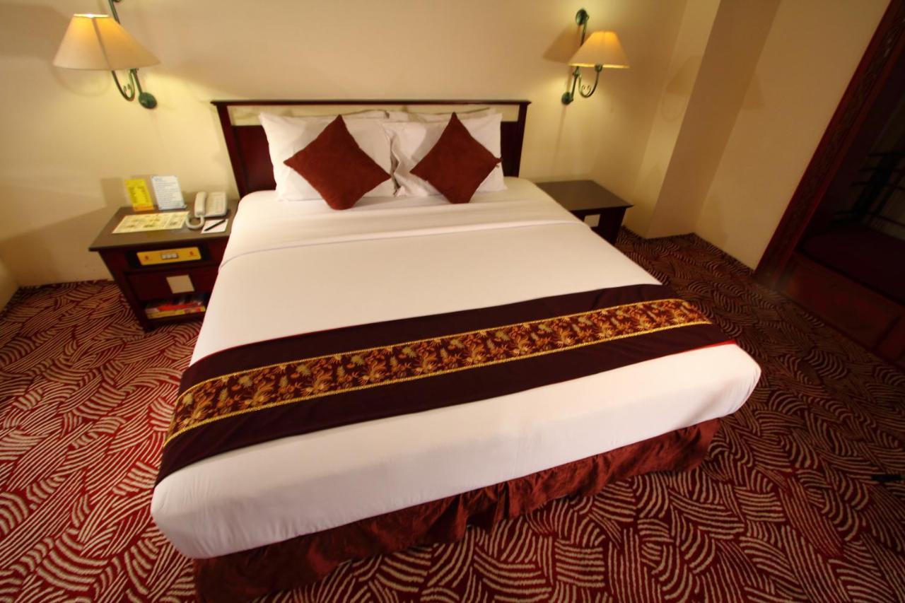 Hotel Sentral Джакарта Экстерьер фото